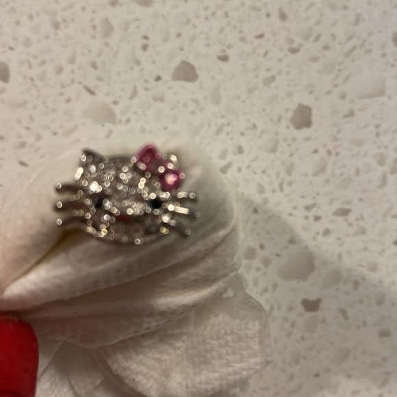 SANRIO HELLO KITTY Swarovski Crystal rhinestone gem earrings bow head - Picture 2 of 4